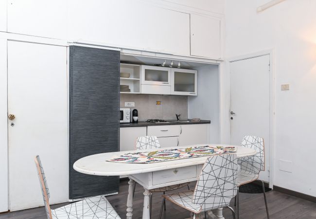 Studio in Roma - Gorgeous Trastevere Loft On The River Studio in Roma - Gorgeous Trastevere Loft On The River