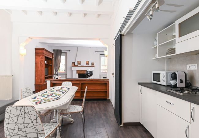 Studio in Roma - Gorgeous Trastevere Loft On The River Studio in Roma - Gorgeous Trastevere Loft On The River