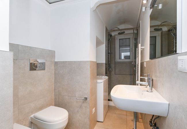 Studio in Roma - Gorgeous Trastevere Loft On The River Studio in Roma - Gorgeous Trastevere Loft On The River