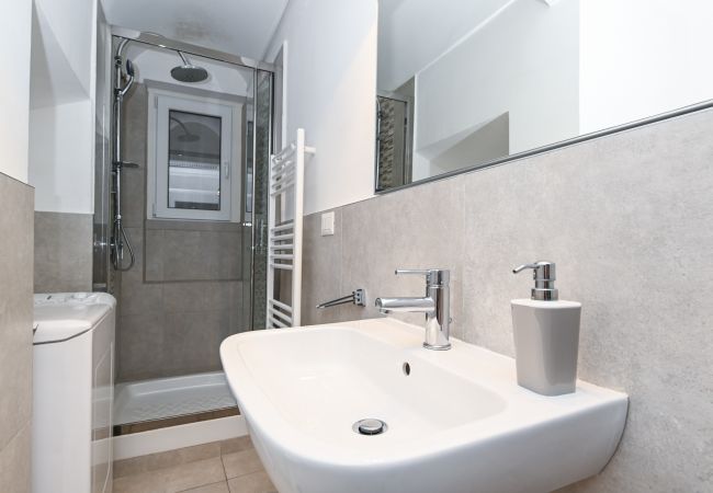 Studio in Roma - Gorgeous Trastevere Loft On The River Studio in Roma - Gorgeous Trastevere Loft On The River