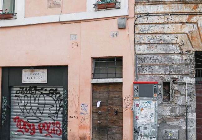 Studio in Roma - Gorgeous Trastevere Loft On The River Studio in Roma - Gorgeous Trastevere Loft On The River