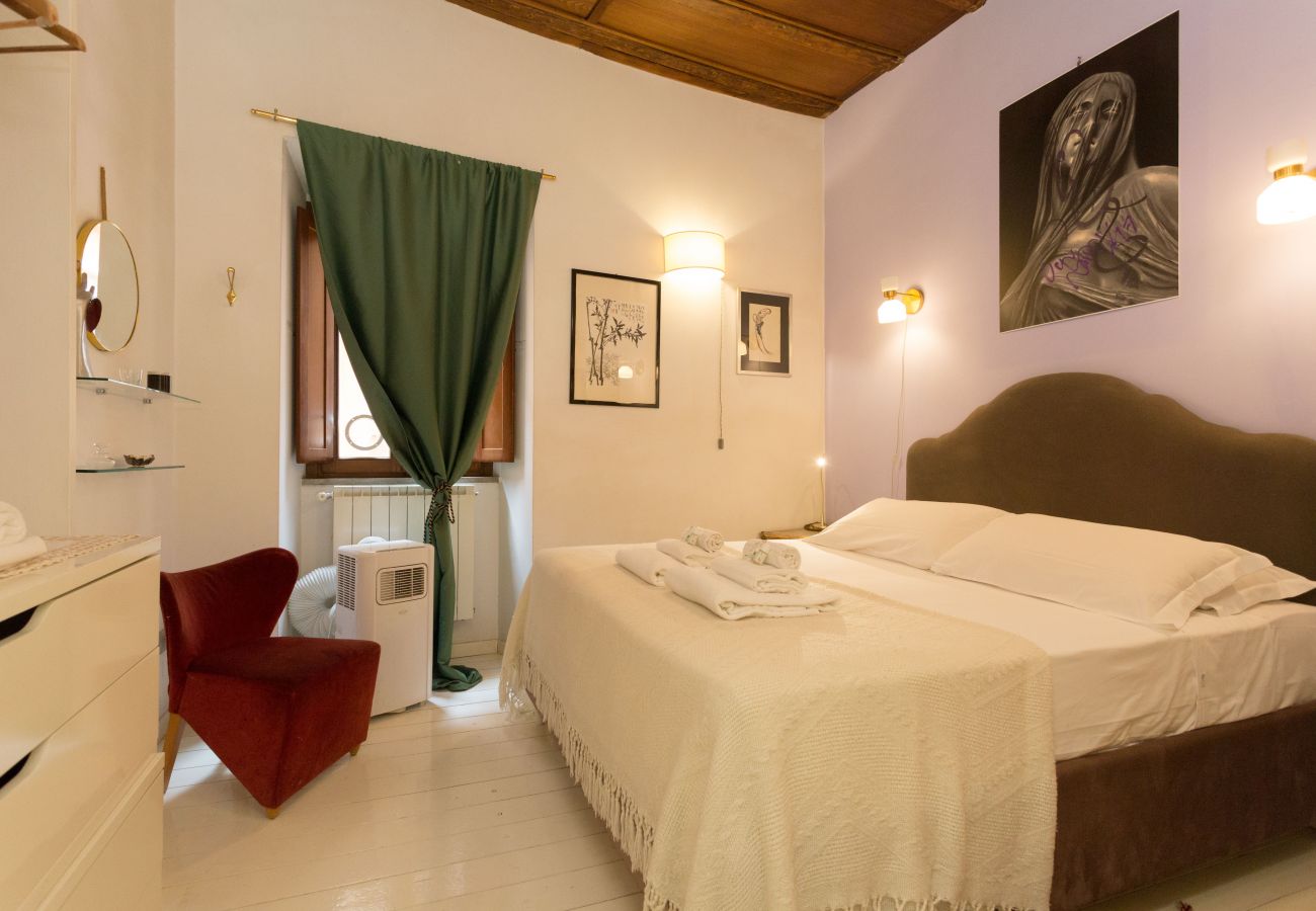 Apartment in Rome - Turtle Fountain Society