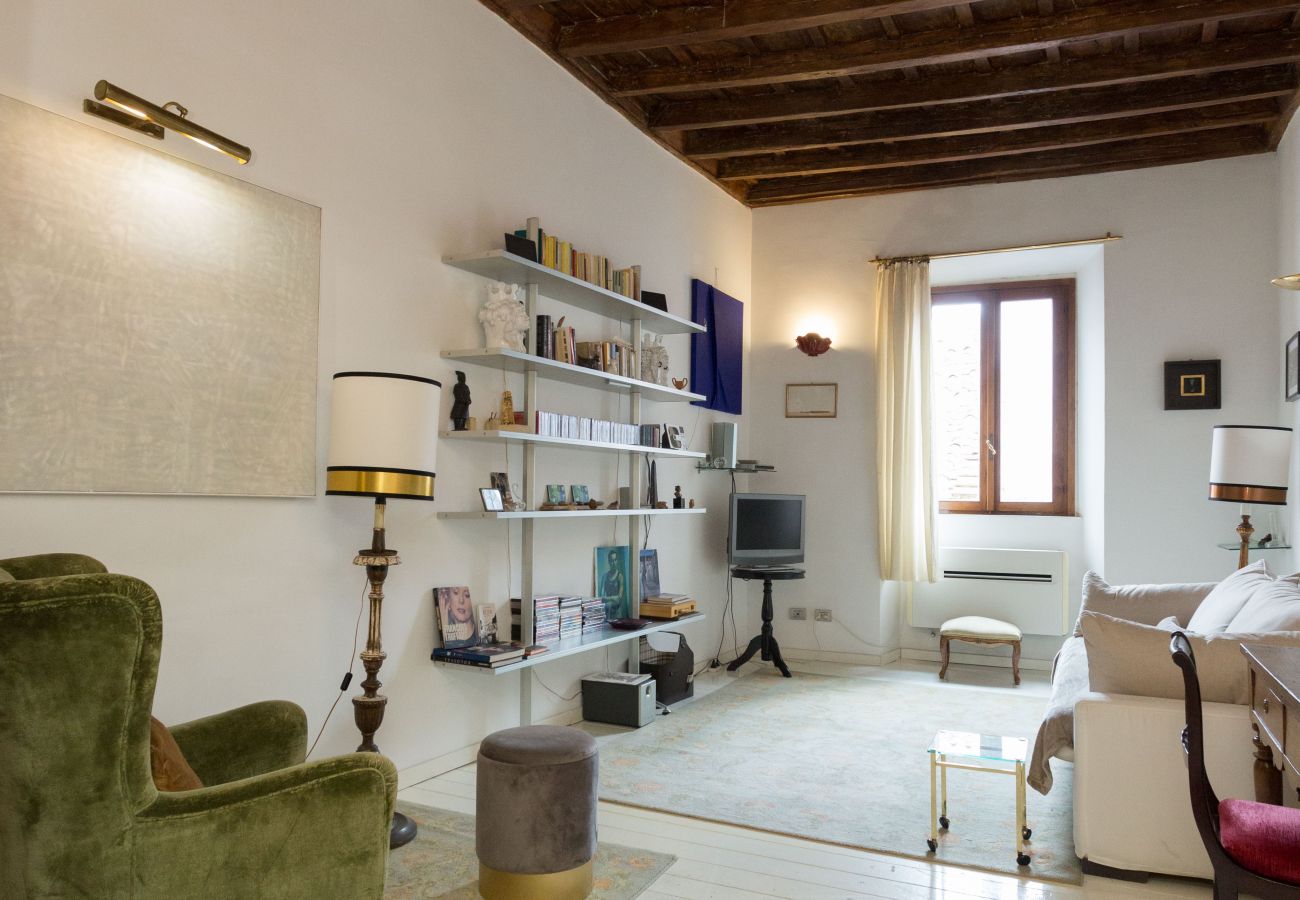 Apartment in Rome - Turtle Fountain Society
