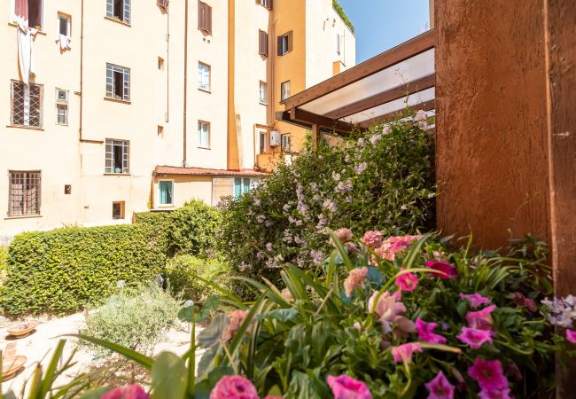 Apartment in Rome - Monti Romantic Sunshine Maisonette