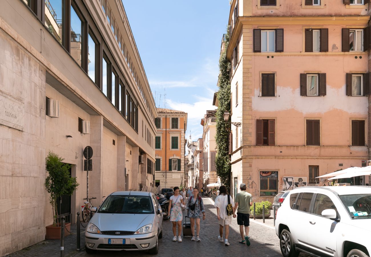 Apartment in Rome - Monti Romantic Sunshine Maisonette
