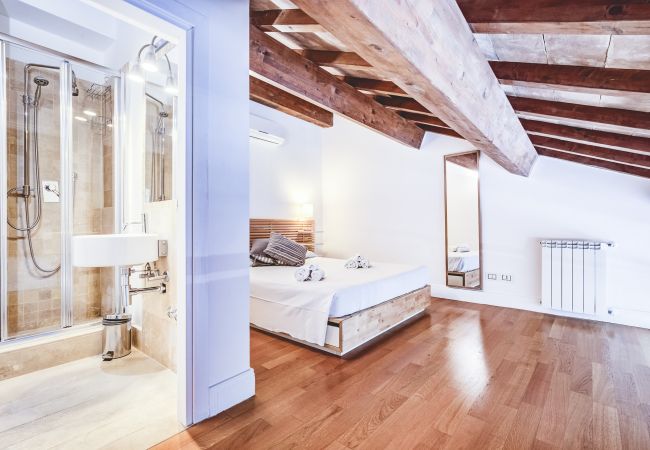 Apartment in Roma - Gonfalone Residence Carlotta Apartment in Roma - Gonfalone Residence Carlotta