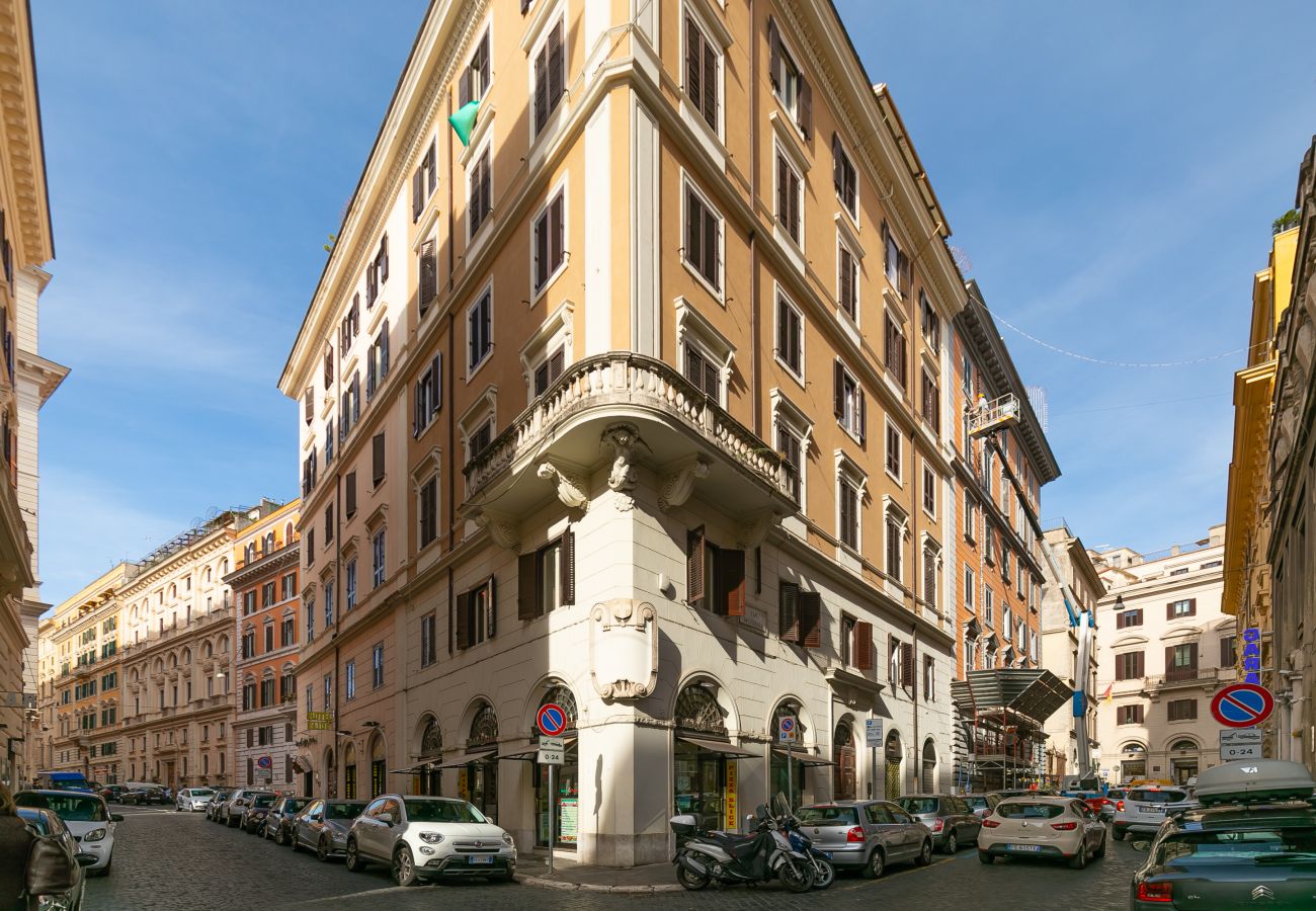 Apartment in Rome - Lovely Apartment with Terrace Rome City Center