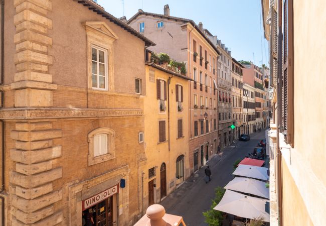 Apartment in Rome - Cozy & Chic Suite near Campo de’ Fiori