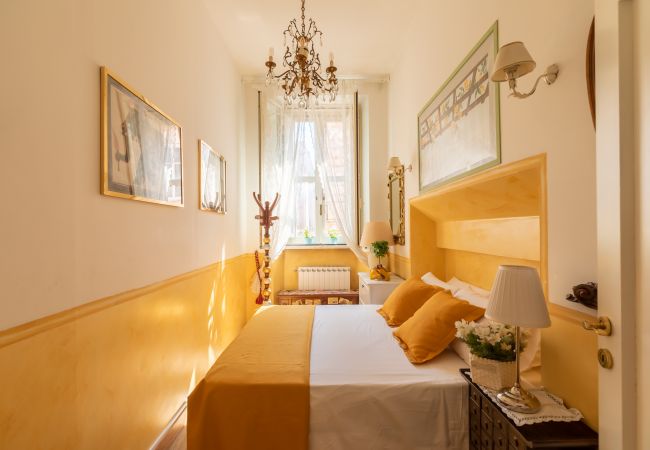 Apartment in Rome - Cozy & Chic Suite near Campo de’ Fiori