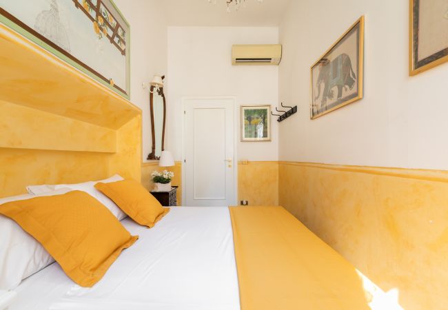 Apartment in Rome - Cozy & Chic Suite near Campo de’ Fiori