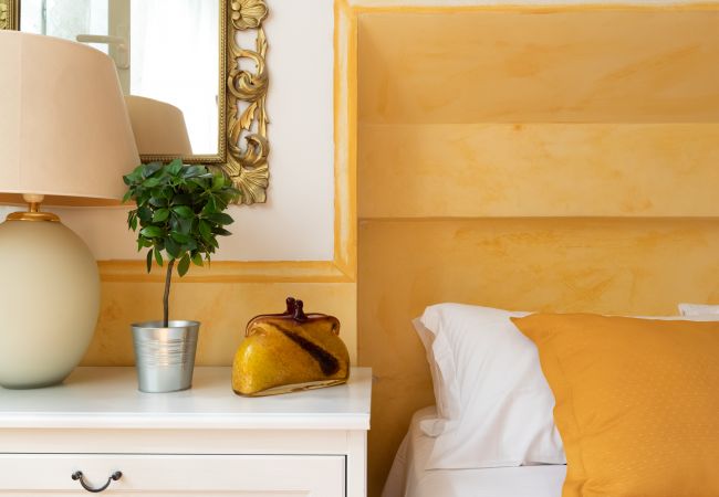 Apartment in Rome - Cozy & Chic Suite near Campo de’ Fiori