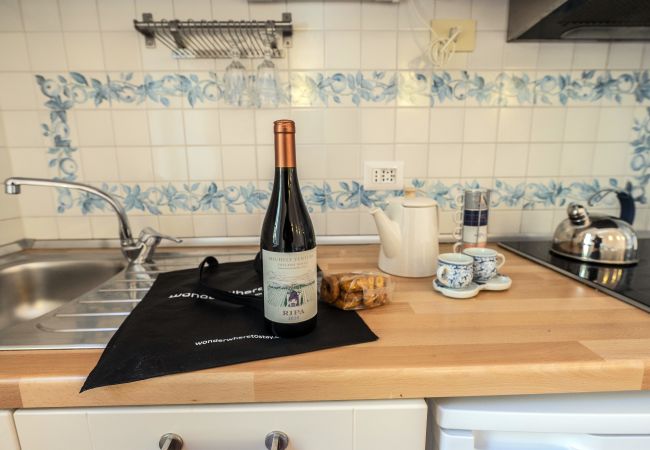 Apartment in Roma - Family 2 BR Colosseum Charming + Small Balcony Apartment in Roma - Family 2 BR Colosseum Charming + Small Balcony