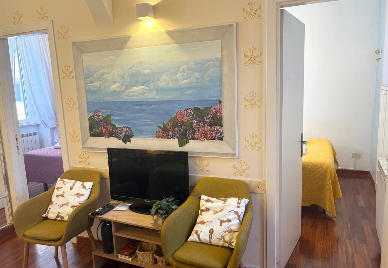 Apartment in Rome - Family 2 BR Colosseum Charming + Small Balcony