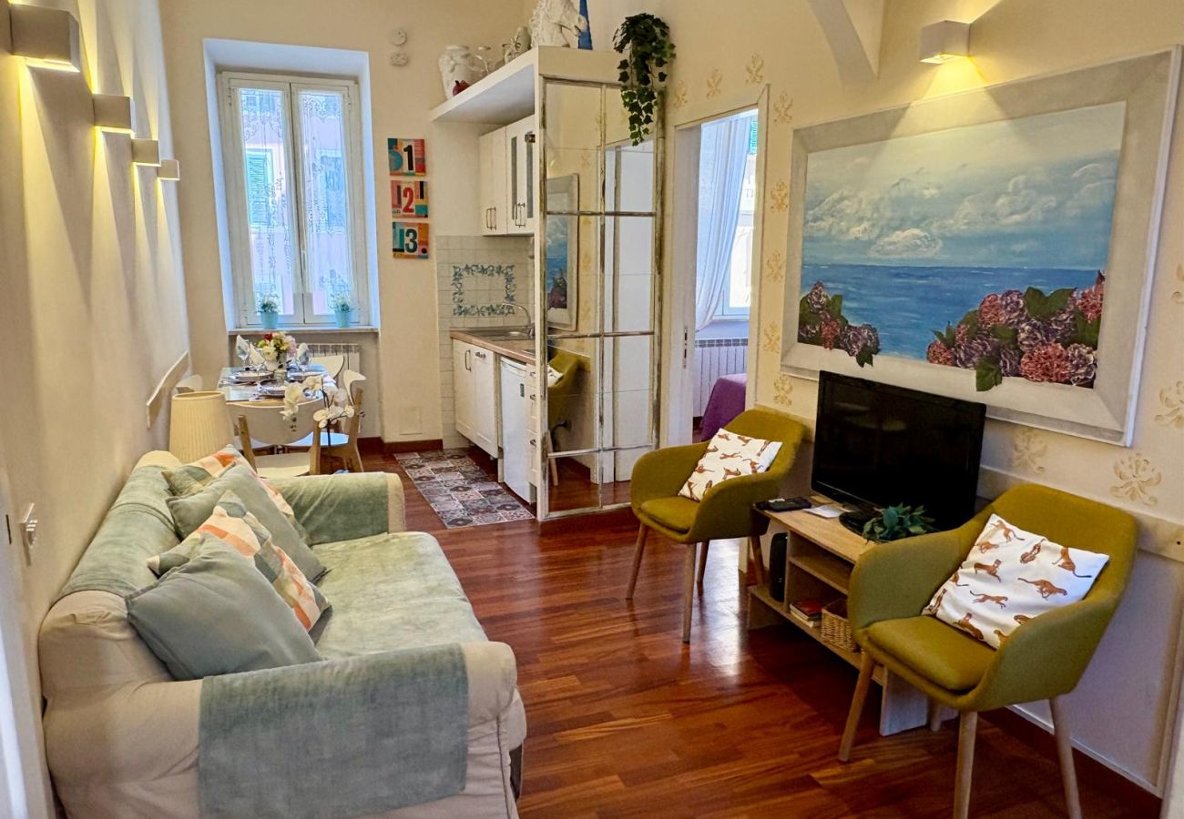 Apartment in Rome - Family 2 BR Colosseum Charming + Small Balcony