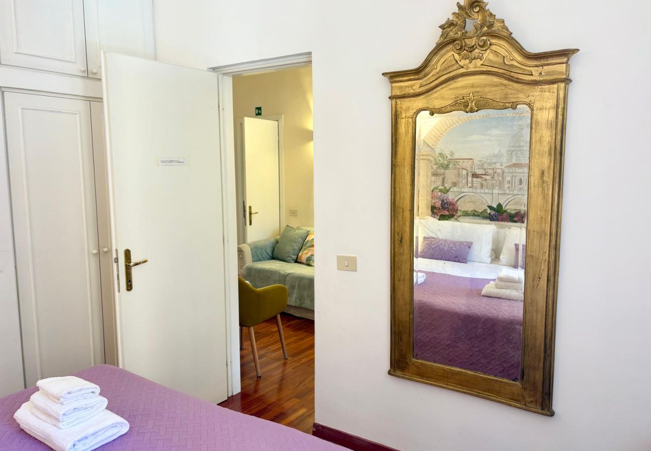 Apartment in Rome - Family 2 BR Colosseum Charming + Small Balcony