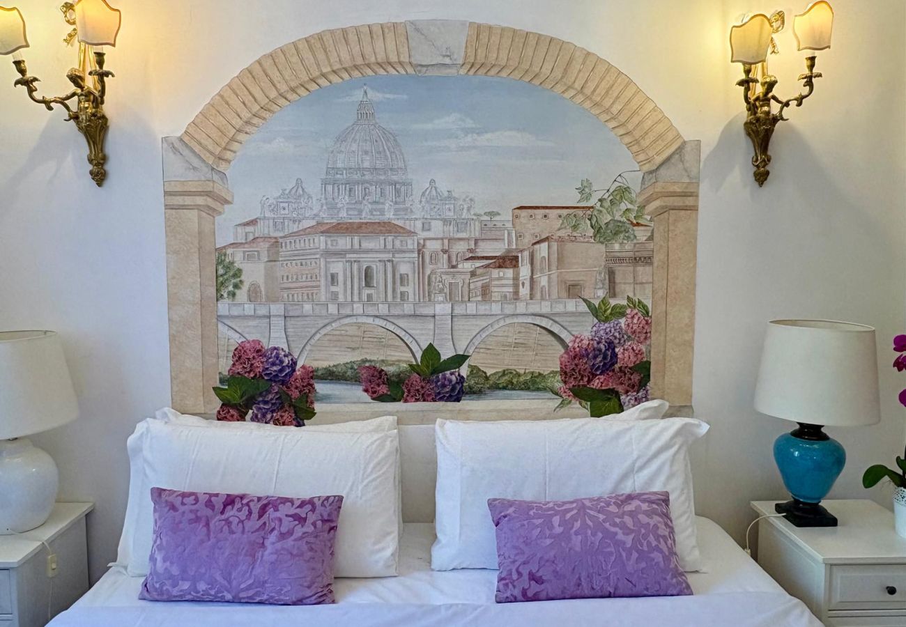 Apartment in Rome - Family 2 BR Colosseum Charming + Small Balcony