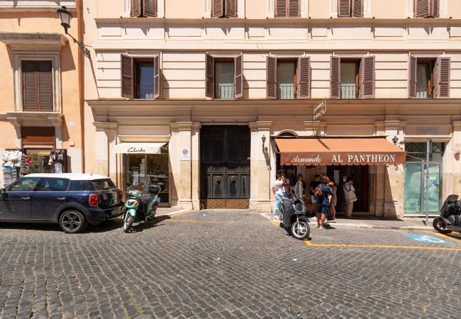 Apartment in Rome - The Pantheon Terrace Experience