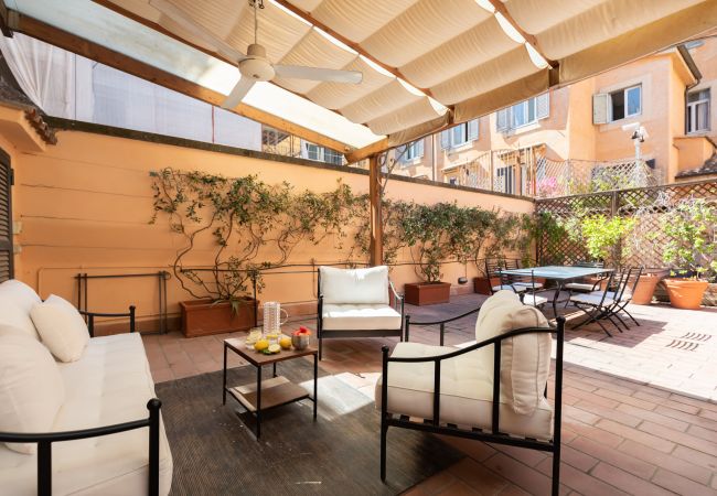 Apartment in Rome - The Pantheon Terrace Experience