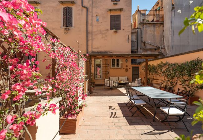 Apartment in Rome - The Pantheon Terrace Experience