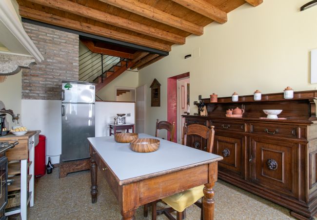 Apartment in Burano - Wondrous Palazzetto 1619 in Magical Burano Island Apartment in Burano - Wondrous Palazzetto 1619 in Magical Burano Island