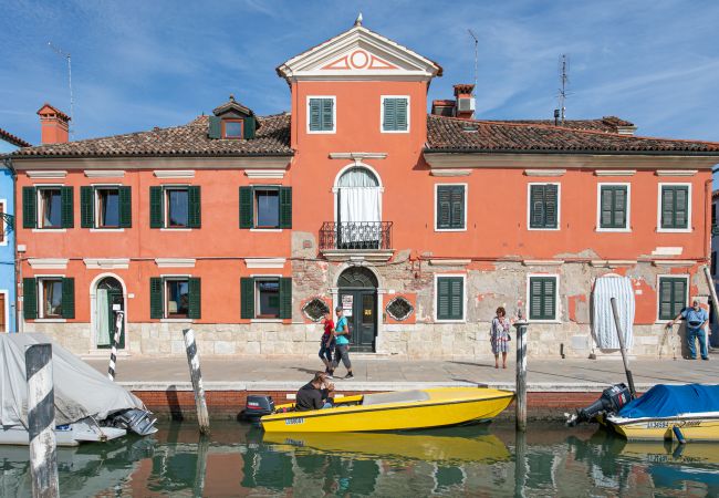 Apartment in Burano - Wondrous Palazzetto 1619 in Magical Burano Island Apartment in Burano - Wondrous Palazzetto 1619 in Magical Burano Island