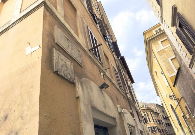 Apartment in Roma - Charm and Style by Campo de' Fiori Apartment in Roma - Charm and Style by Campo de' Fiori