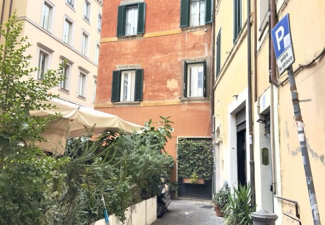 Apartment in Roma - Charm and Style by Campo de' Fiori Apartment in Roma - Charm and Style by Campo de' Fiori