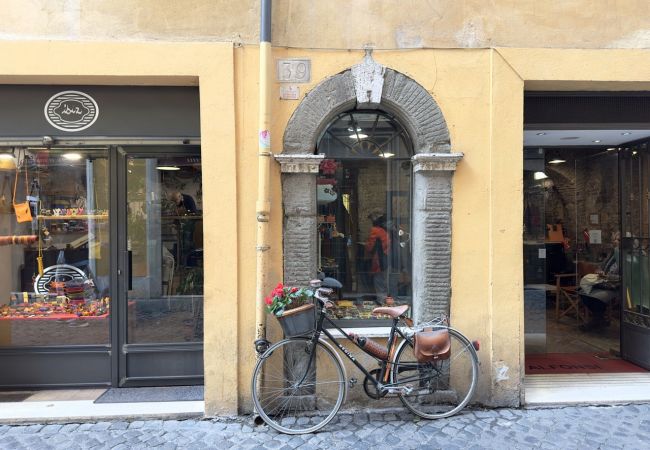 Apartment in Roma - Charm and Style by Campo de' Fiori Apartment in Roma - Charm and Style by Campo de' Fiori