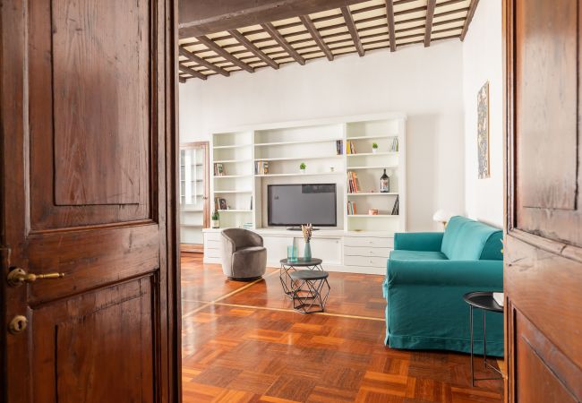 Apartment in Rome - Campo de' Fiori Large and Beautiful Apartment