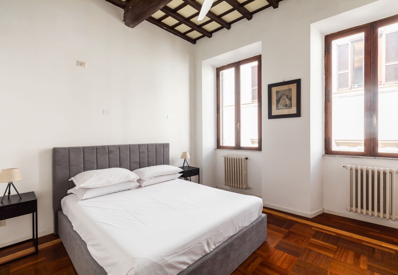 Apartment in Rome - Campo de' Fiori Large and Beautiful Apartment