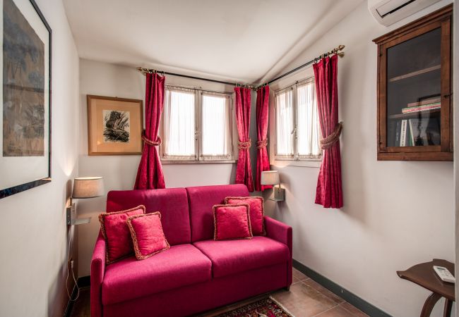 Apartment in Roma - Stylish 2 Bdr Apt with Balcony by Pantheon & F Apartment in Roma - Stylish 2 Bdr Apt with Balcony by Pantheon & F