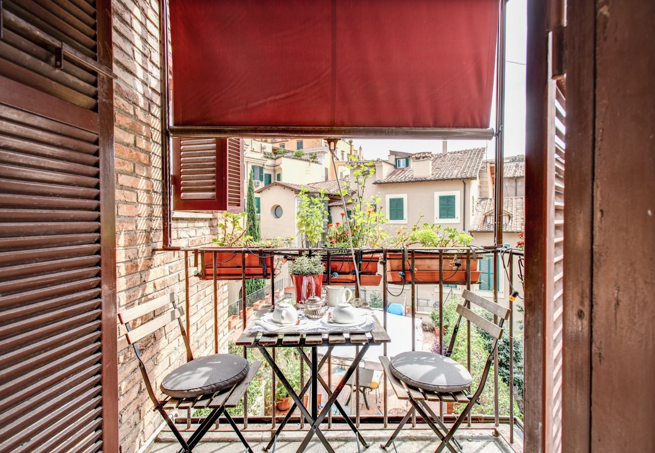 Apartment in Rome - Wonderful Apartment with Balcony in Piazza Margana
