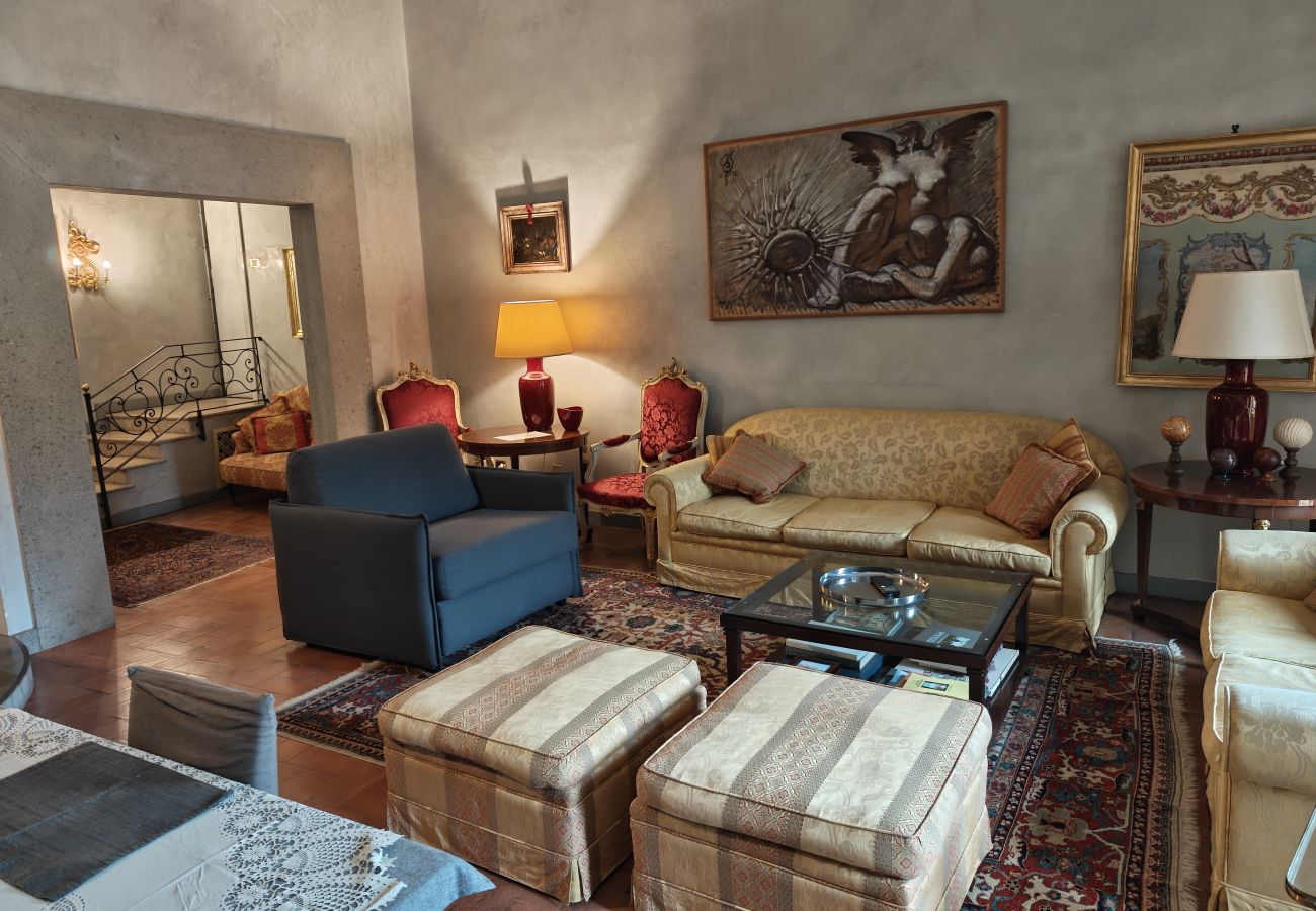 Apartment in Rome - Stylish 2 Bdr Apt with Balcony by Pantheon & Forum