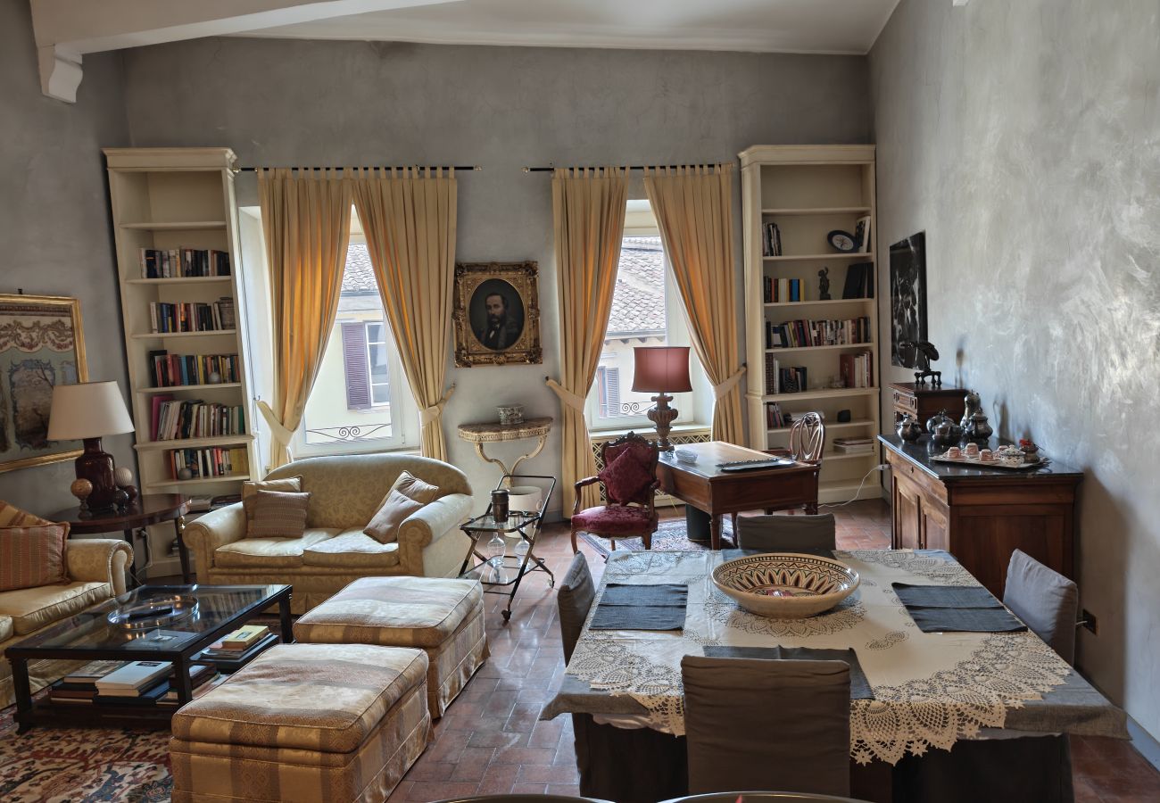 Apartment in Rome - Stylish 2 Bdr Apt with Balcony by Pantheon & Forum