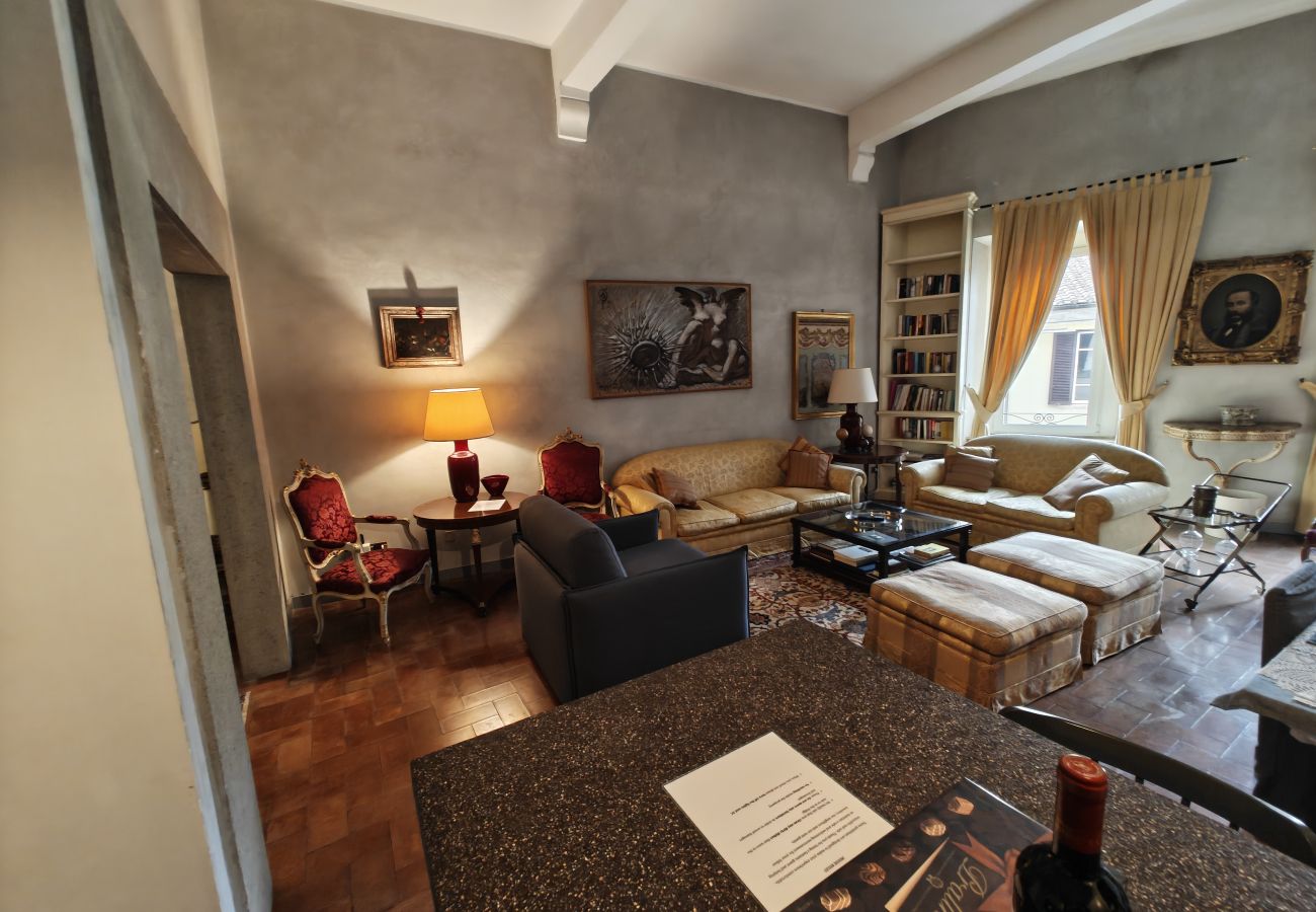 Apartment in Rome - Stylish 2 Bdr Apt with Balcony by Pantheon & Forum