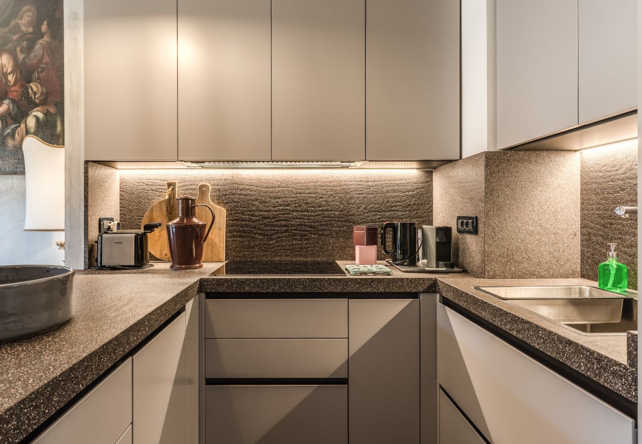 Apartment in Rome - Stylish 2 Bdr Apt with Balcony by Pantheon & Forum