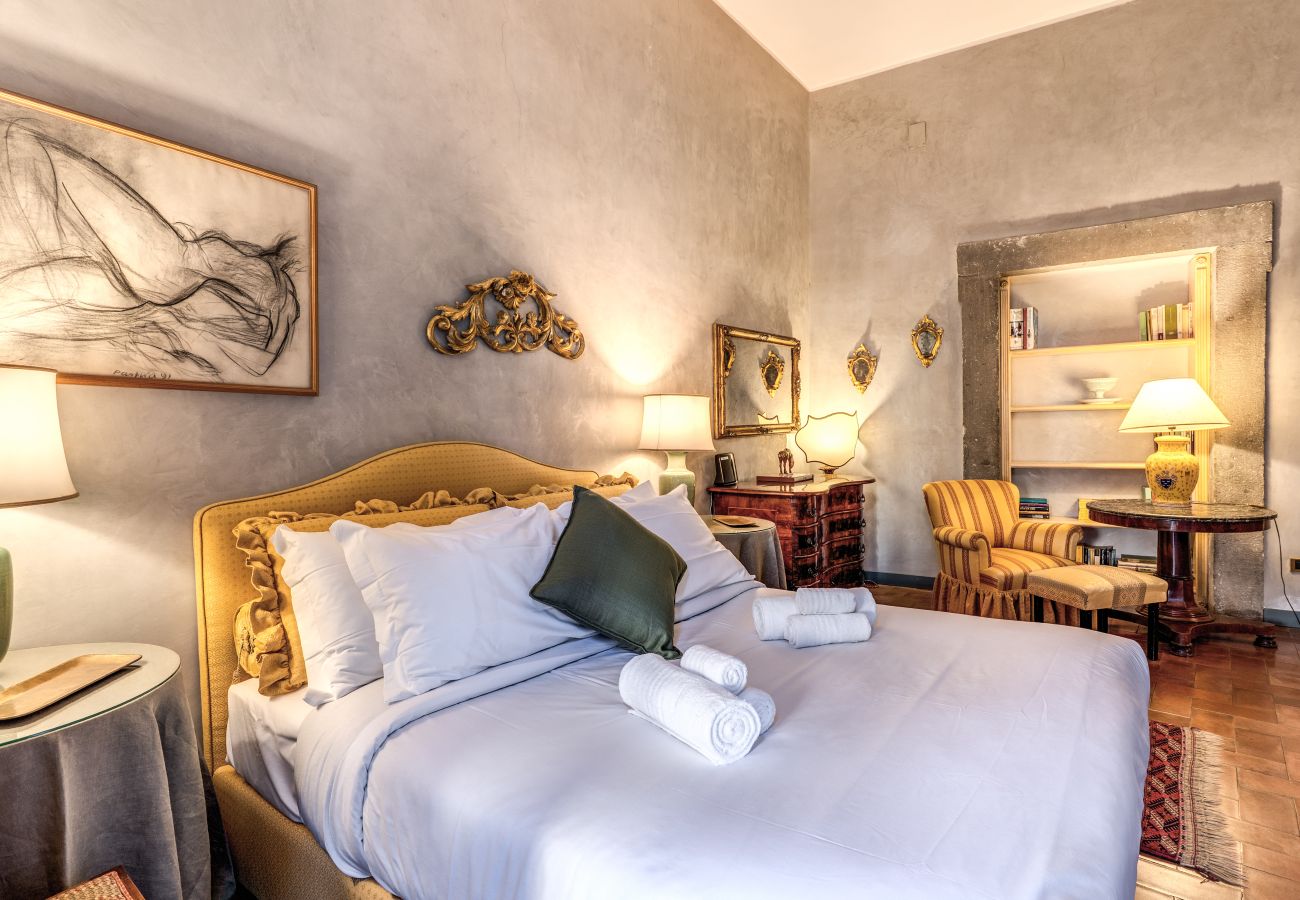 Apartment in Rome - Stylish 2 Bdr Apt with Balcony by Pantheon & Forum