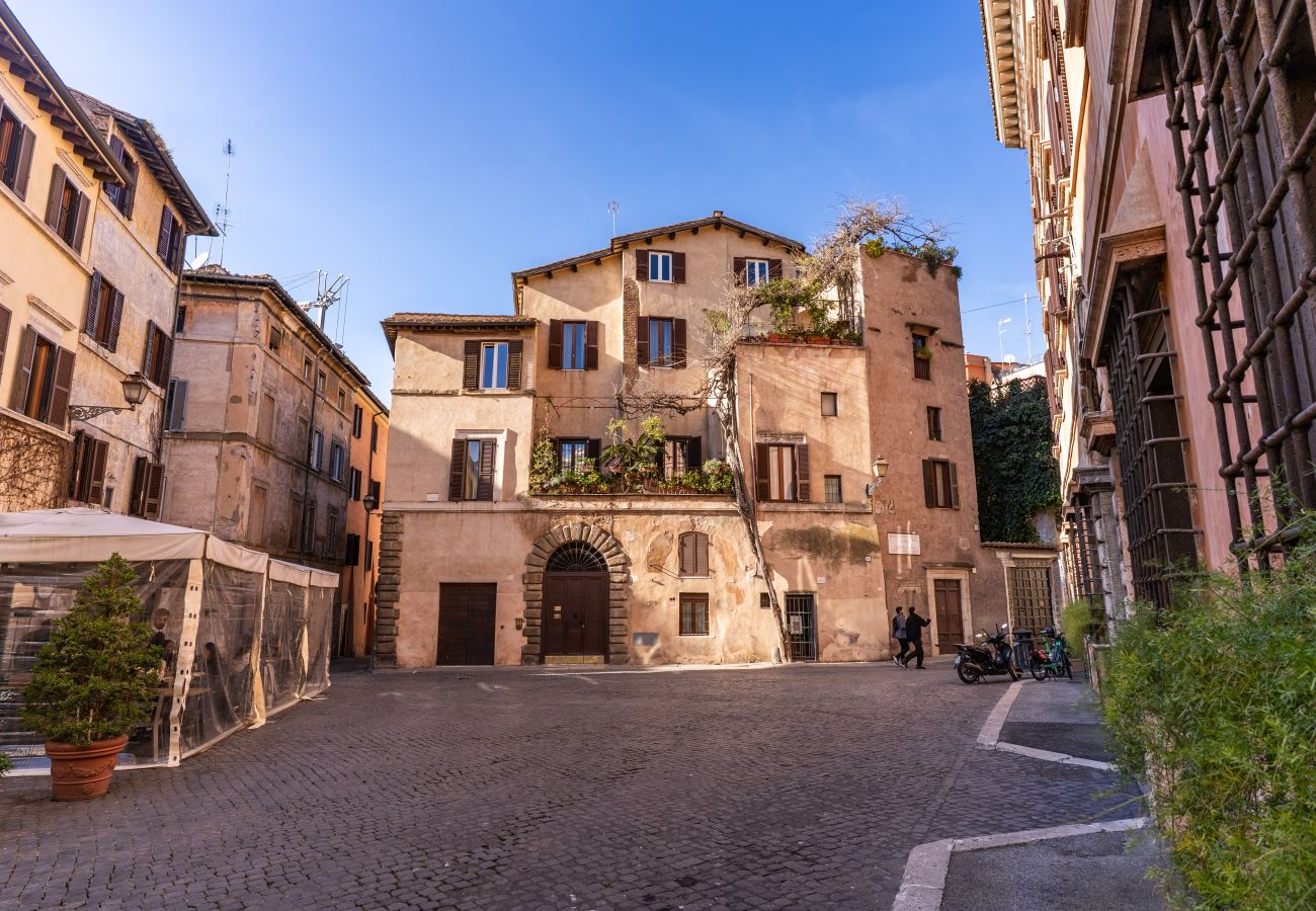 Apartment in Rome - Stylish 2 Bdr Apt with Balcony by Pantheon & Forum