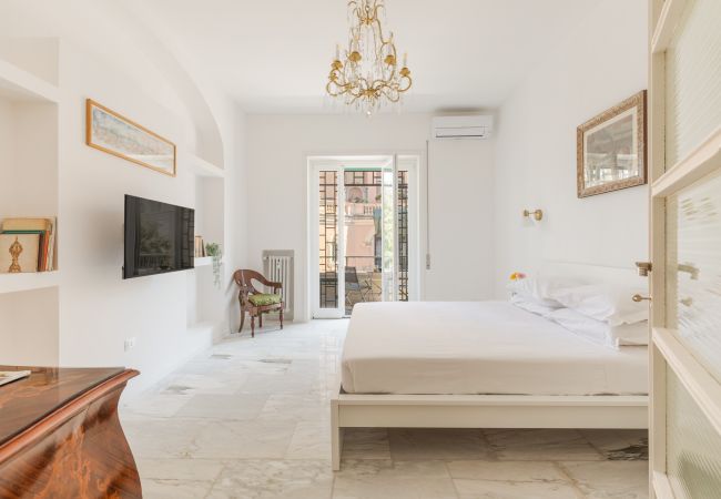 Apartment in Roma - Bright and Spacious 5BR Apartment in Pariol Apartment in Roma - Bright and Spacious 5BR Apartment in Pariol