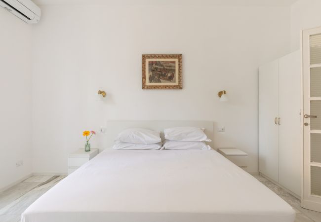 Apartment in Roma - Bright and Spacious 5BR Apartment in Pariol Apartment in Roma - Bright and Spacious 5BR Apartment in Pariol