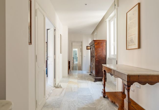 Apartment in Roma - Bright and Spacious 5BR Apartment in Pariol Apartment in Roma - Bright and Spacious 5BR Apartment in Pariol