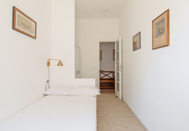 Apartment in Roma - Bright and Spacious 5BR Apartment in Pariol Apartment in Roma - Bright and Spacious 5BR Apartment in Pariol