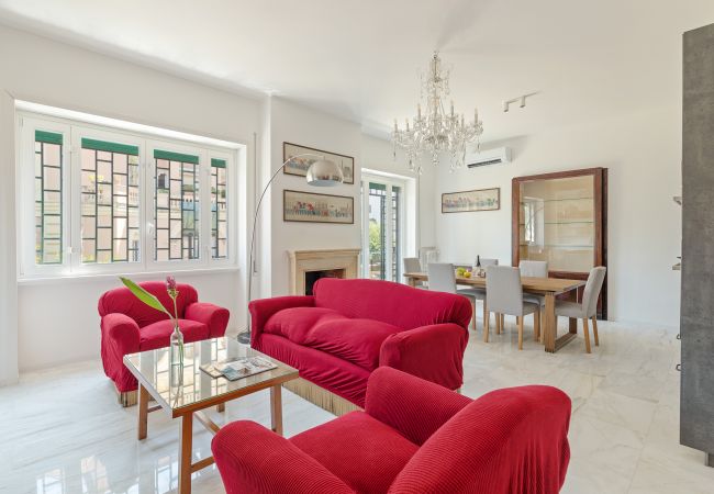  in Roma - Bright and Spacious Family Apartment in Parioli