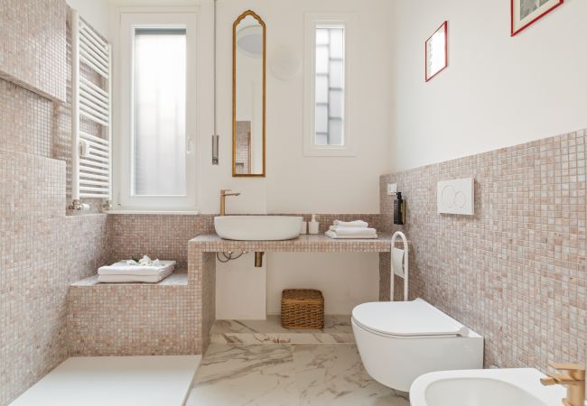 Apartment in Roma - Bright and Spacious 5BR Apartment in Pariol Apartment in Roma - Bright and Spacious 5BR Apartment in Pariol