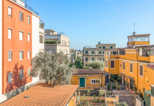 Apartment in Rome - Fantastic Penthouse over the Roman Sky