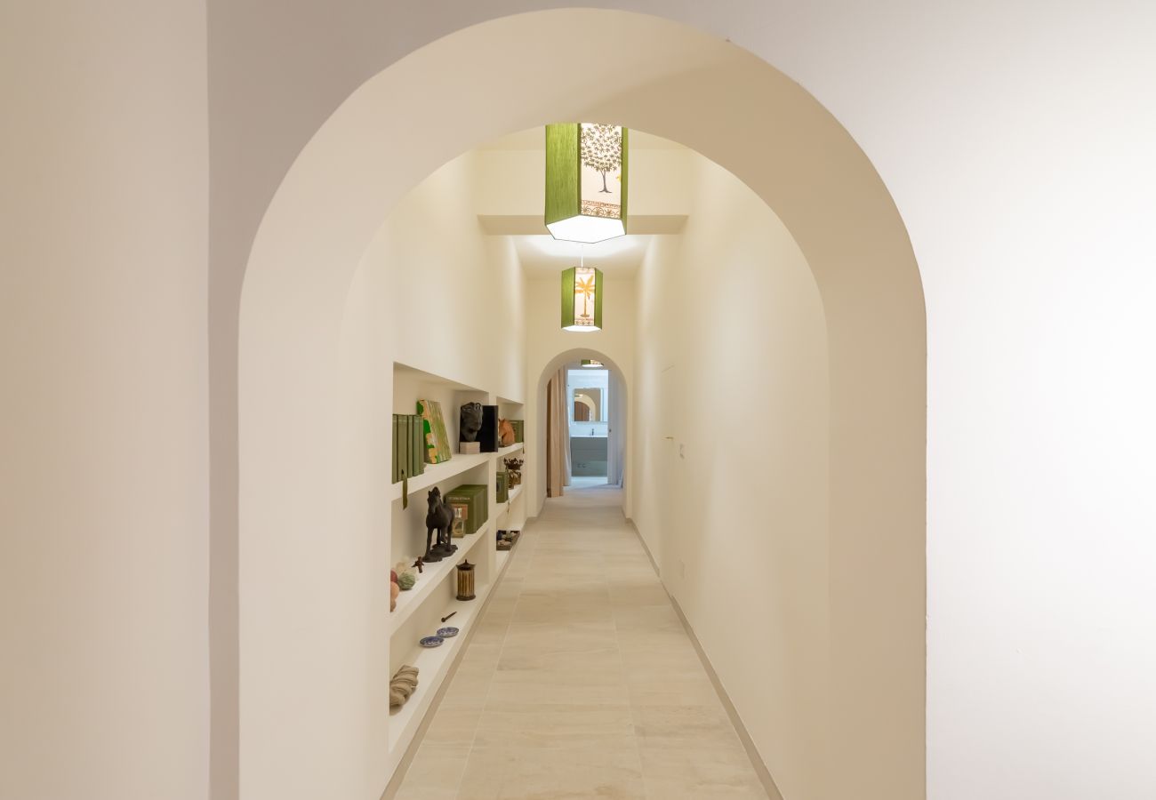 Apartment in Rome - Via Giulia Charming Atelier apartment