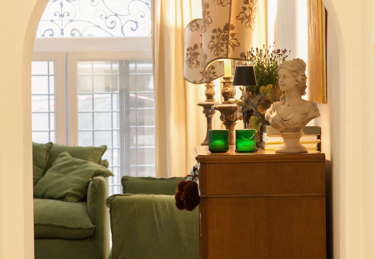 Apartment in Rome - Via Giulia Charming Atelier apartment