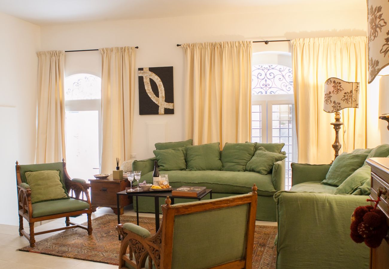 Apartment in Rome - Via Giulia Charming Atelier apartment