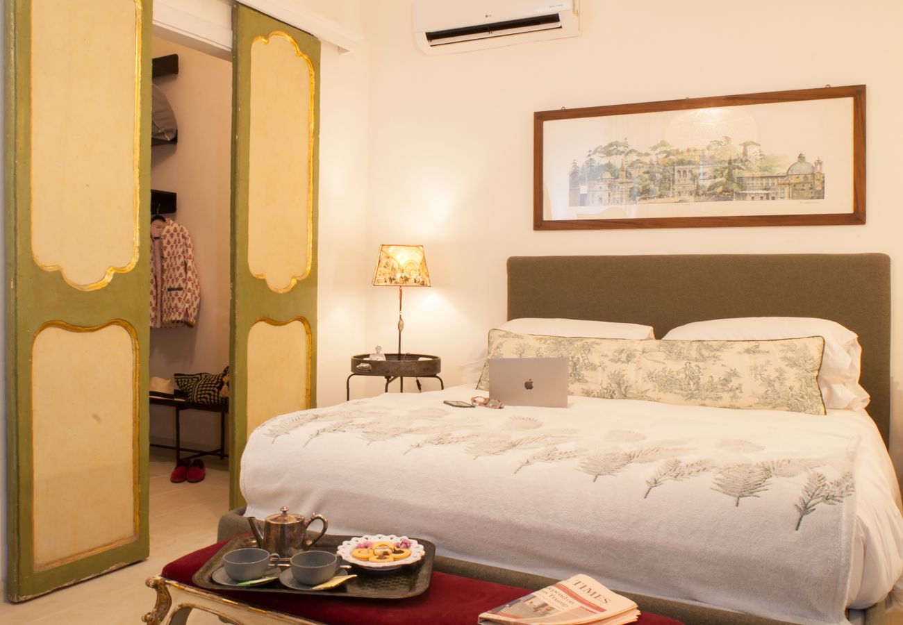 Apartment in Rome - Via Giulia Charming Atelier apartment