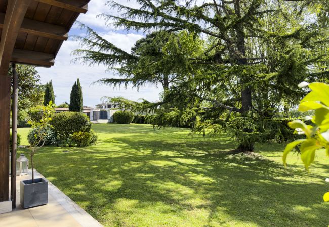 Villa in Formello - Astonishing Villa with Pool and Garden